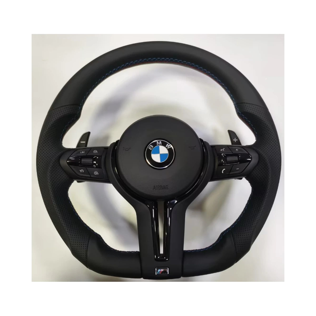 Volante BMW E Series — Cuero deportivo